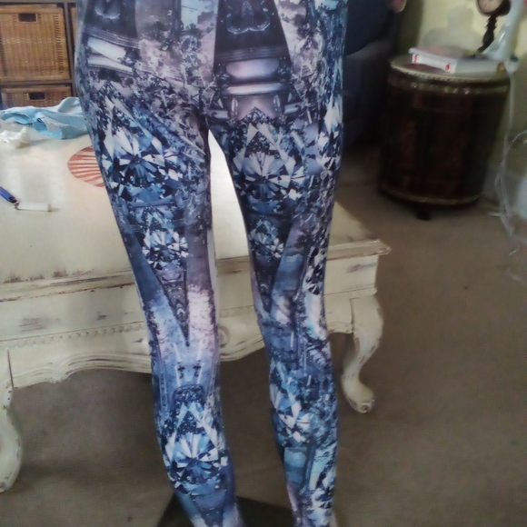 See you Monday leggings - Picture 3 of 15